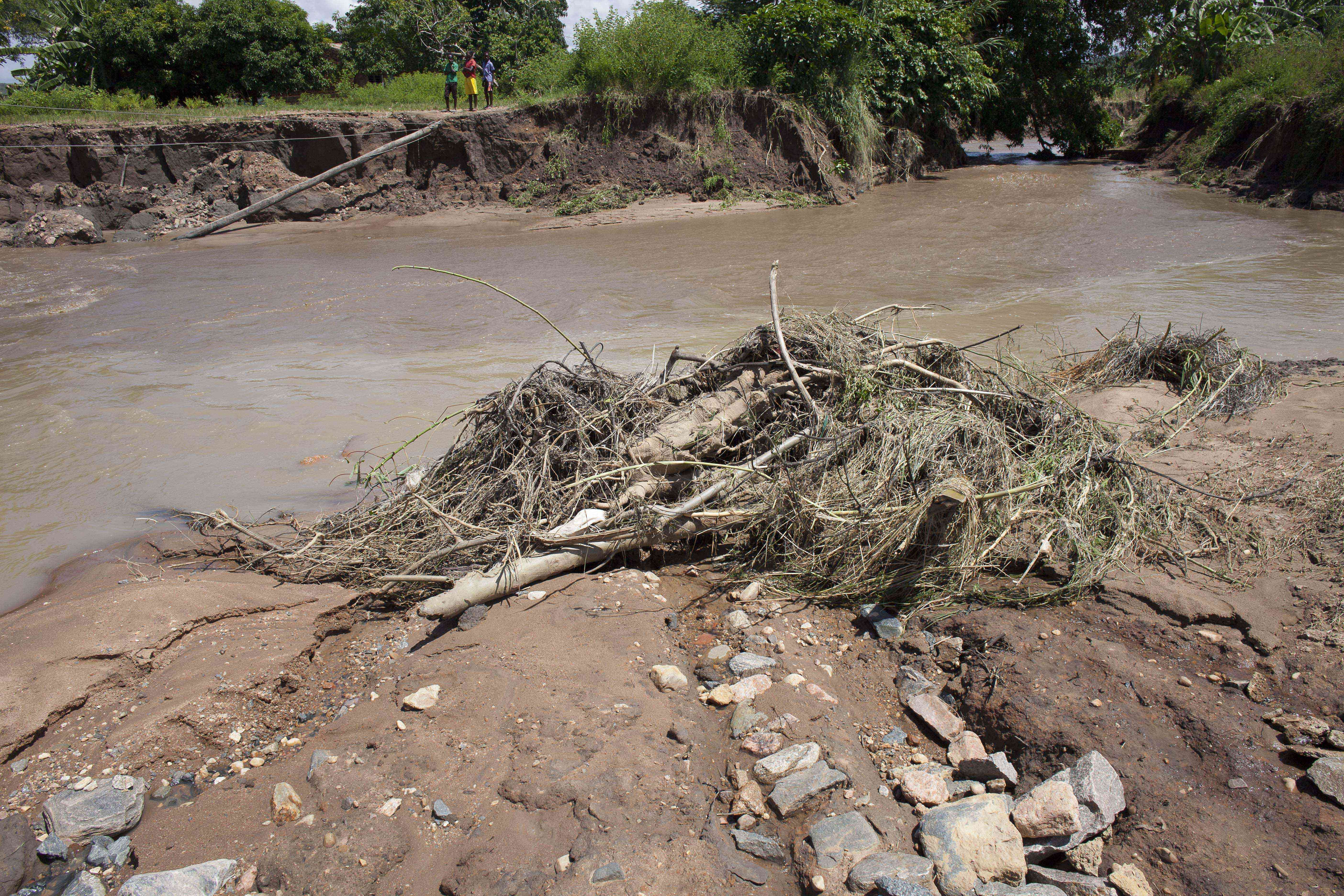 Scale of environmental damage due to extreme weather events